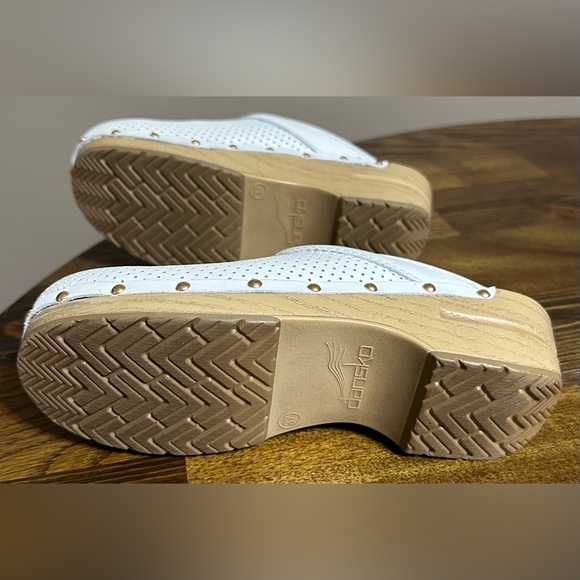 Dansko White Perforated with studs Mules with Tan Soles. New without box - Picture 7 of 7
